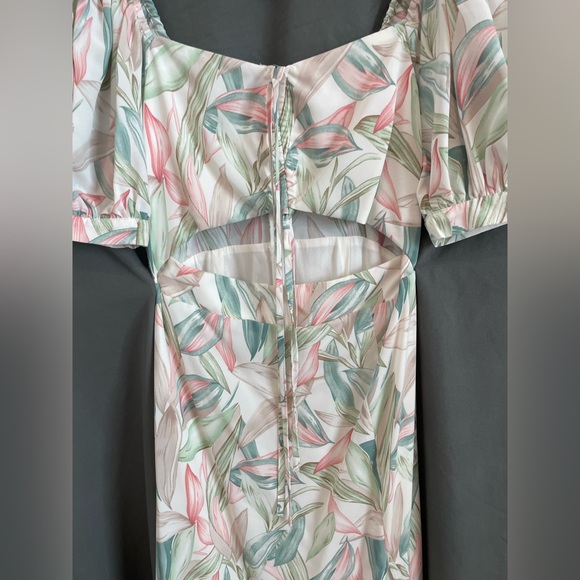 Lulu’s Thriving Moment White Floral Print Puff Sleeve Cutout Midi Dress, Medium - Picture 6 of 16